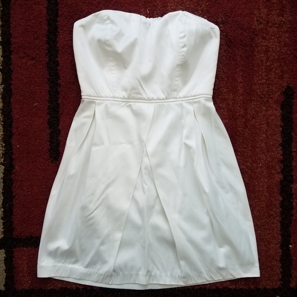 Pearl White Dress - Picture 2 of 3